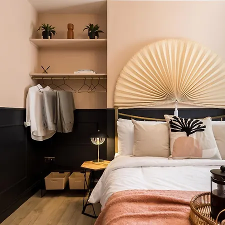 Stylish Central Apartment-2